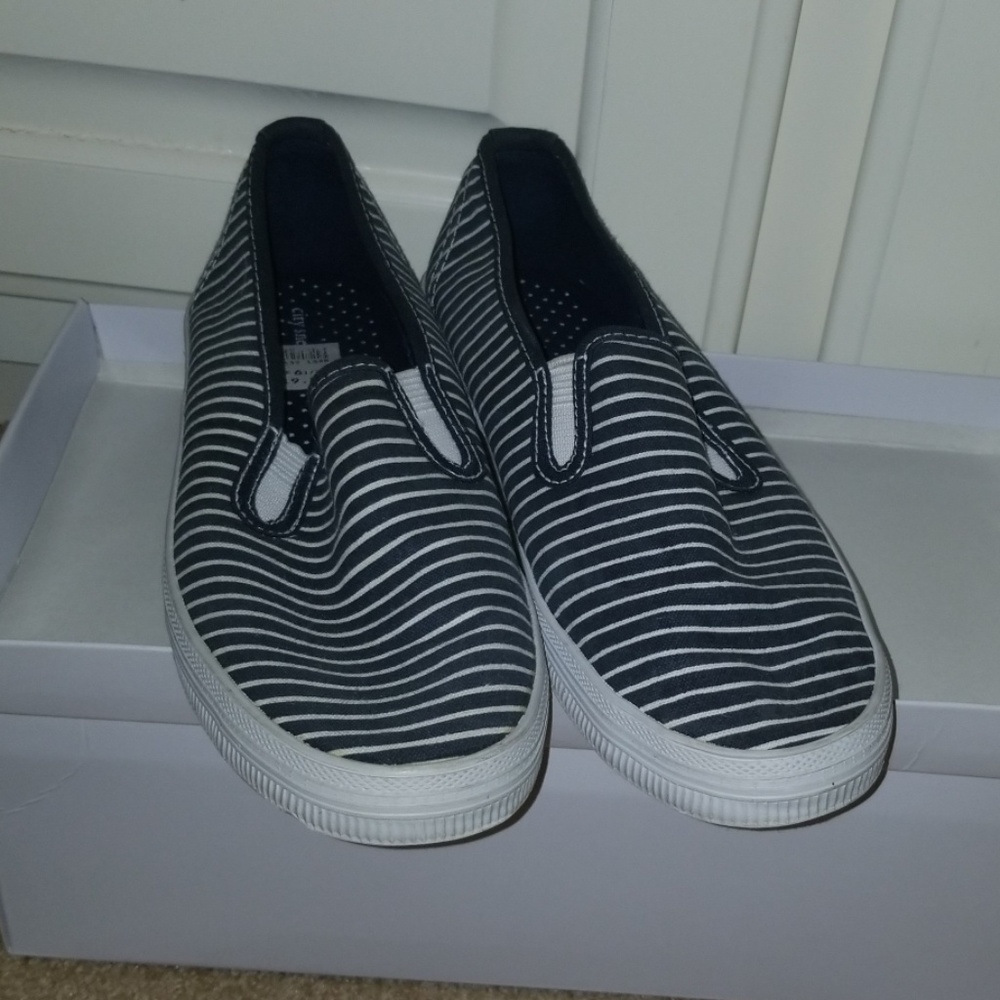 Slip ons